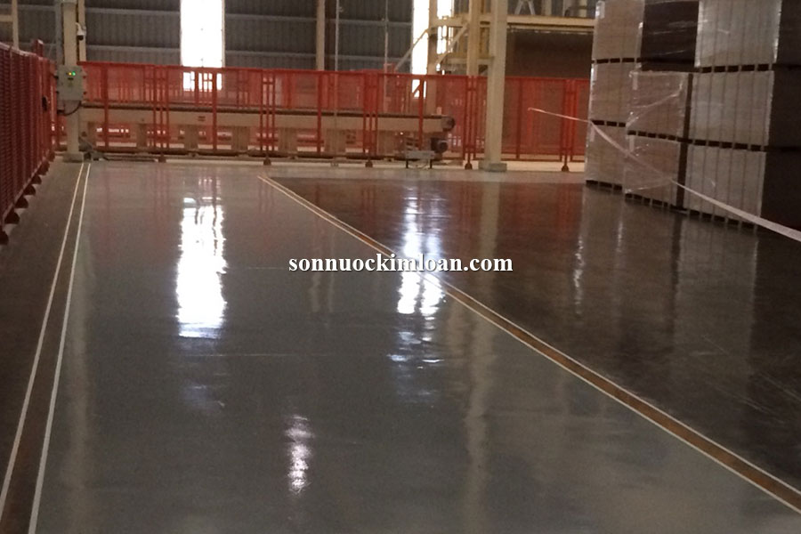 Sơn sàn epoxy KLC cho nhà máy chế biến gỗ.